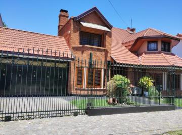 Casa · 400m² · 6 Ambientes · 1 Cochera · Hermosa Casa en Temperley