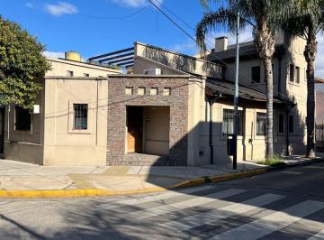Casa de 4 ambientes, Liniers · Liniers Casa de 4 Amb C7 2 Baños, Patio y Quincho con Parrilla