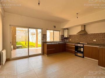 Casa · 160m² · 4 Ambientes · Casa Chalet en Venta en Llavallol, Lomas de Zamora, G. B. a. Zona Sur