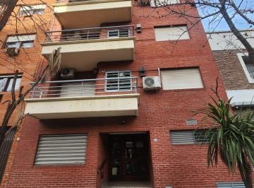 Departamento de 2 ambientes, Belgrano · Conde 2600 - Semipiso 2 Ambientes Al Frente con Balcon 46 m²