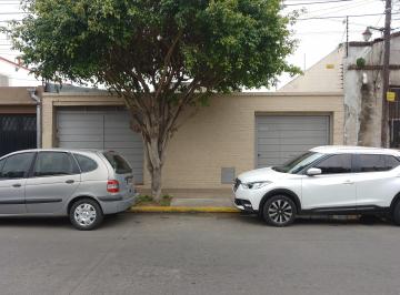 Depósito de 4 ambientes, General San Martín · Galpon de 91 m² Playa de 3 m X 15 m Casa en 2 Plantas 4 Amb Fondo Quincho Pileta