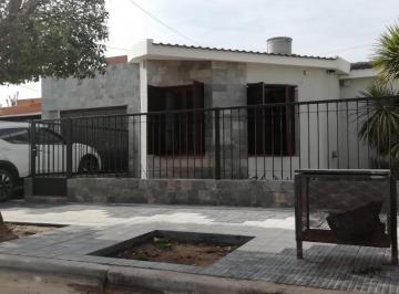 Casa · 110m² · 6 Ambientes · 2 Cocheras · Venta Hermosa Casa en Río Tercero 3 Habitaciones