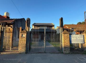Casa · 200m² · 4 Ambientes · 1 Cochera · Casa en Venta en R. Calzada