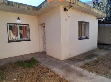 Casa · 80m² · 4 Ambientes · 1 Cochera · Casa a Reciclar - Beccar