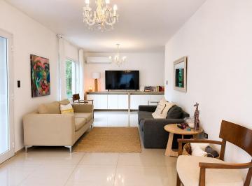 Casa · 240m² · 4 Ambientes · 4 Cocheras · Casa Venta en Villa Allende Golf Jardín Pileta