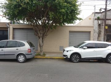 Casa de 4 ambientes, General San Martín · Casa de 4 Amb con Galpon de 91 m² Fondo Quincho Pileta