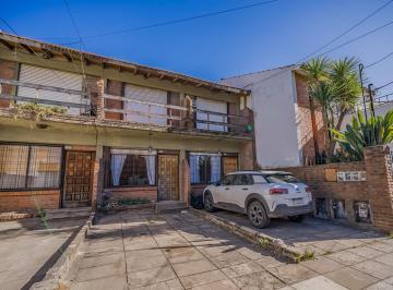 PH · 258m² · 5 Ambientes · 2 Cocheras · Duplex Unificado de 5 Ambientes con Jardín en Castelar Sur