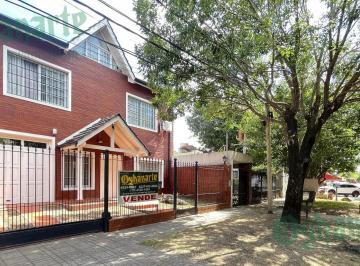 Casa · 284m² · 5 Ambientes · 2 Cocheras · Impecable Casa en Venta – Castelar Norte Apto Crédito