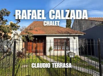 Casa · 130m² · 4 Ambientes · 1 Cochera · Chalet en Venta en R. Calzada