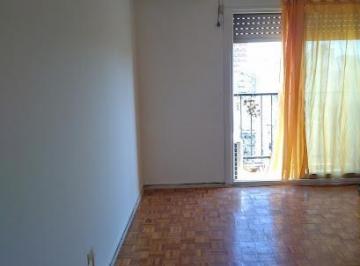Departamento de 2 ambientes, Belgrano · Dos Ambientes con Balcón, Vista Abierta. Cocina Separada. Baño Completo. Todo Luz y Sol.