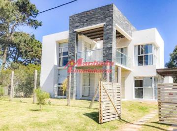 Foto1 · Casa en Alquiler Temporal - 5 Dorm. con Piscina en Rincón del Indio, Playa Brava, Punta del Es