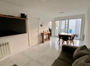 Departamento · 70m² · 3 Ambientes · 1 Cochera · Semipiso 3 Amb. a La Calle en Edificio Nuevo