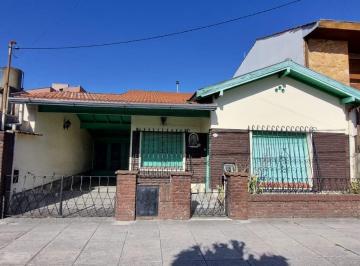 Casa · 110m² · 3 Ambientes · 2 Cocheras · Casa en Ramos Mejia