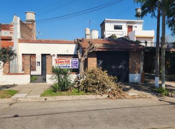 Casa de 3 ambientes, La Matanza · Casa 3 Amb. C/ Jardin