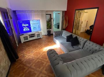 PH · 200m² · 6 Ambientes · PH en Venta - 6 Ambientes - Terraza y Patios