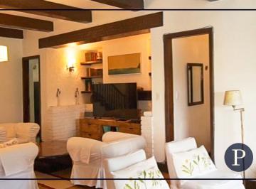 Casa · 580m² · 8 Ambientes · 2 Cocheras · Exclusivo Chalet en Playa Grande