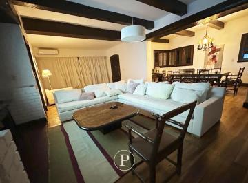 Casa · 580m² · 8 Ambientes · 2 Cocheras · Exclusivo Chalet en Playa Grande