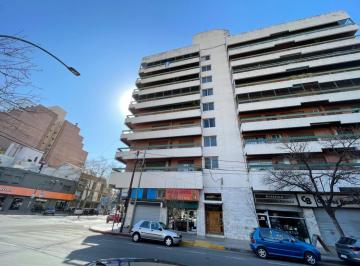 Casa · 188m² · 4 Ambientes · 1 Cochera · Piso de Categoria B° General Paz