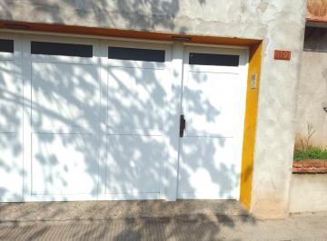 Casa · 130m² · 3 Ambientes · 2 Cocheras · Casa 2 Dorm. con Cochera - Permuta