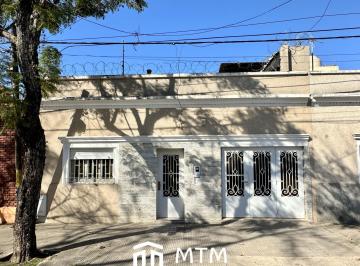 Casa · 96m² · 3 Ambientes · 1 Cochera · Casa en Venta en Rosario, Arroyito.