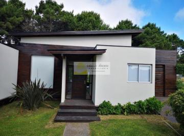 Casa · 140m² · 4 Ambientes · Semana Santa en Pinamar! Boulevard Eros (Solo a Grupo Familiar)