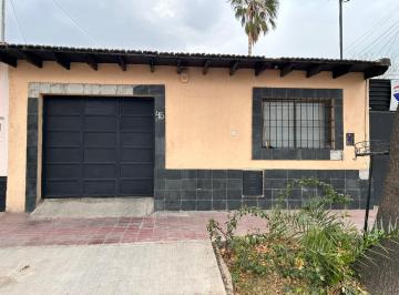 Casa de 4 ambientes, Ciudad de Mendoza · Casa en Sexta Seccion