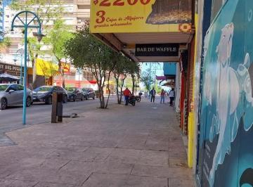 Peatonal · Departamento Tres Ambientes Centrico en Venta