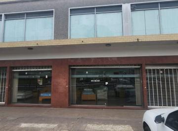 Local comercial · 400m² · Local Comercial 400 m² S/ Av - La Tablada