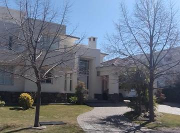 Casa · 469m² · 13 Ambientes · 2 Cocheras · Casa en Venta de Barrio Puerredon