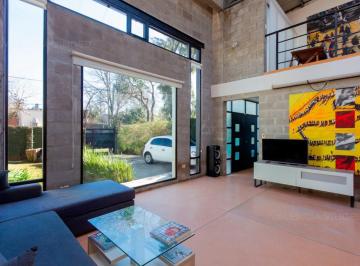 Casa · 170m² · 6 Ambientes · 2 Cocheras · Casa en Venta
