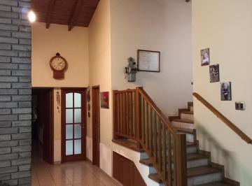Casa de 9 ambientes, Guaymallén · Casa de Primera