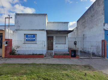 Casa de 4 ambientes, La Plata · Casa en Venta de 2 Dorm. con Depto en Calle 1 E/ 77 y 78 de La Plata.