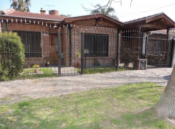 Casa de 4 ambientes, Avellaneda · Wilde, ¡Nuevo Precio! Chalet de 3 Dorm. 2 Baños; Garage; Escritorio; Cocina Completa; Comedor