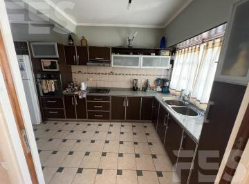 PH · 165m² · 6 Ambientes · PH en Venta 6 Ambientes Tres de Febrero Pablo Podesta Zona Oeste