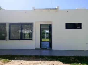 Casa · 92m² · 3 Ambientes · Casa en Venta Villa Castells