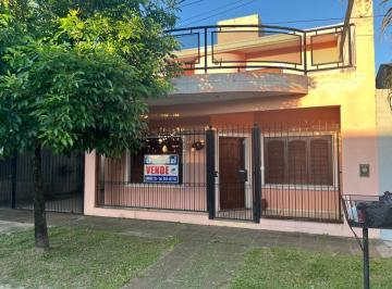 Casa · 180m² · 3 Ambientes · Excelente Propiedad en Venta