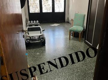 Casa · 350m² · 4 Ambientes · 1 Cochera · Casa en Venta con Galpon - Villa Luzuriaga