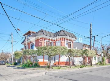 PH · 170m² · 4 Ambientes · 1 Cochera · Venta Triplex 4 Ambientes con Gran Quincho y Terraza en Haedo.