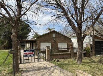 Casa · 118m² · 5 Ambientes · 1 Cochera · Casa 3 Dorm 2 Baños en Liceo Funes