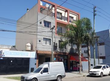 Departamento · 2 Ambientes · 1 Cochera · Departamento - Centro (Moreno)