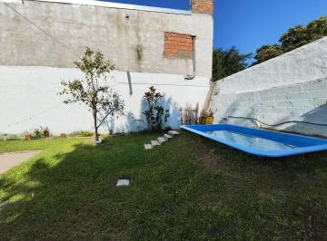 Casa · 68m² · 3 Ambientes · 1 Cochera · Casa 2 Dorm. Apto Credito y Jardin
