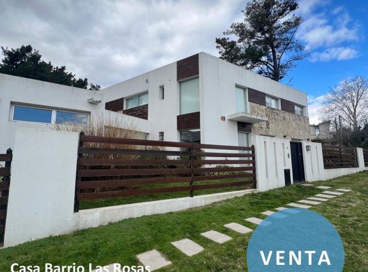 Casa · 266m² · 5 Ambientes · 2 Cocheras