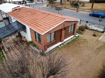 Casa de 5 ambientes, Villa Carlos Paz · Venta: Casa - 3 Dorm. - Patio - Barrio Malvinas - Villa Carlos Paz