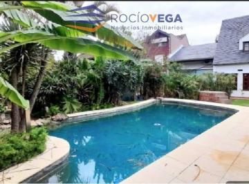 Casa · 435m² · 7 Ambientes · 5 Cocheras · Casa en Venta en Beccar