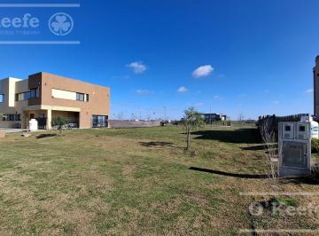 Terreno · 601m² · Lote en Venta con Posesión Inmediata en Barrio Sebastián Gaboto