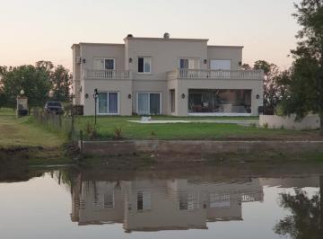 Casa · 1116m² · 6 Ambientes · Espectacular Propiedad Al Lago a La Venta en Country San Eliseo Golf Club, San Vicente