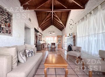 Casa · 250m² · 6 Ambientes · 3 Cocheras · Venta de Casa Campos de Echeverria Canning