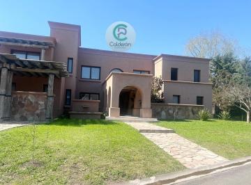 Casa · 600m² · 6 Ambientes · 2 Cocheras · Casa en Venta Barrio Cerrado Casco de Leloir