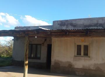 Casa · 180m² · 5 Ambientes · 1 Cochera · Finca en Venta con Vivienda
