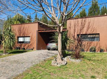 Casa · 150m² · 4 Ambientes · 1 Cochera · Venta Casa en Santa Clara con Pileta